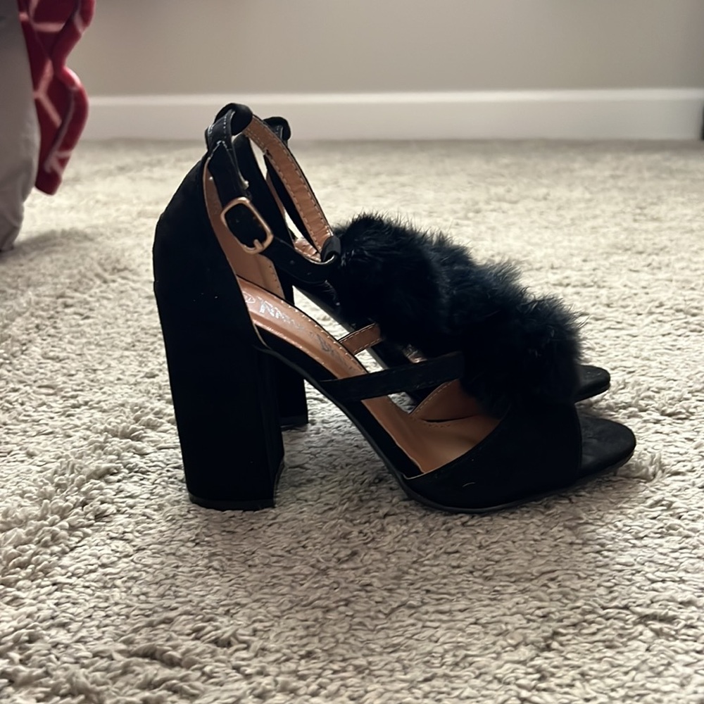 Nature Breeze Black Pom Pom Formal Shoes - Size 6, NIB - Picture 4 of 5